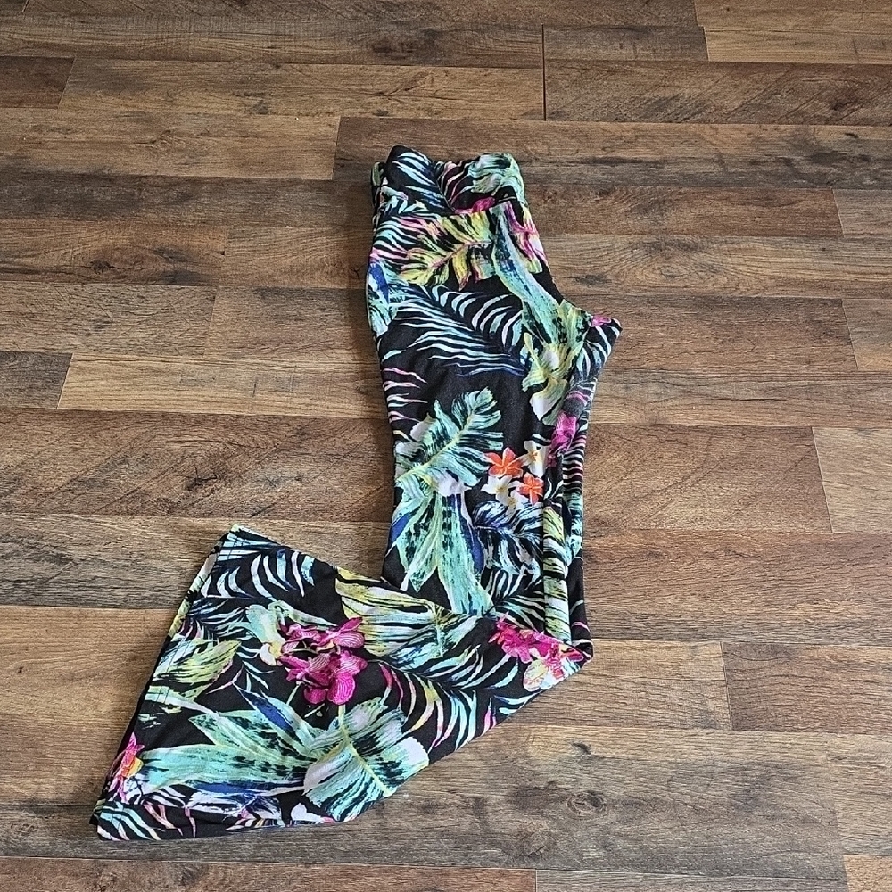 No Boundaries Floral Leaf Print Leggings - Black, Green, Pink